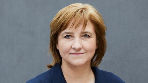 Portraitaufnahme der Ministerin