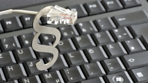 Paragraphenzeichen und Tastatur Paragraphenzeichen und Tastatur