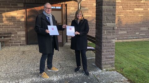 v. l. n. r.,  Herr Helmut Opfermann, 1. Beigeordneter der Stadt Espenau mit Justizministerin Eva Kühne-Hörmann