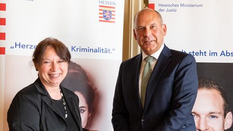 Christina Kreis (neue Vorsitzende des Landespräventionsrates) und Staatsminister Prof. Dr. Roman Poseck