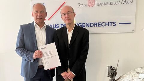 Häuser des Jugendrechts zeigen Wirkung Prof. Dr. Poseck und Prof. Dr. Dessecker stellen Studie zur Wirkung der Häuser des Jugendrechts vor