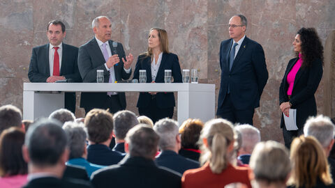 Vorstellung des Tag des Rechtsstaates vor der Paulskirche Kultusminister Lorz, Justizminister Poseck und Innenminister Beuth bei der Vorstellung des Tag des Rechtsstaates vor der Paulskirche