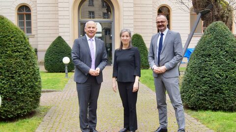 Hessischer Justizminister im Austausch mit der Bundesgeschäftsführerin und mit dem Bundesvorsitzenden des Weißen Rings e.V.