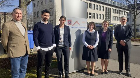 Justizstaatssekretärin bei Ihrem Besuch im Haus des Jugendrechts