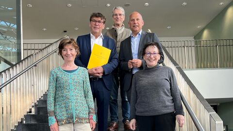 Gruppenfoto mit Roman Poseck