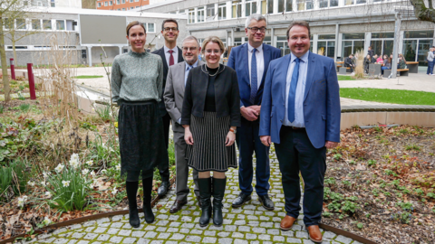 Gruppenfoto mit Justizstaatssekretärin Tanja Eichner