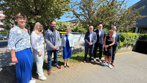 Justizstaatssekretärin Tanja Eichner beim Besuch der IT-Stelle