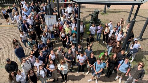 Teilnehmende Schülerinnen und Schüler des Tag des Rechtsstaates Fulda Teilnehmende Schülerinnen und Schüler des Tag des Rechtsstaates Fulda