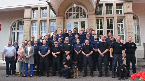 Justizminister Roman Poseck ehrt Bedienstete aus dem Vollzug