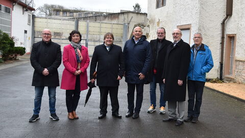Roman Poseck beim Weihnachtsbesuch der JVA Schwalmstadt