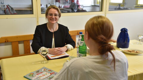 Justizstaatssekretärin besucht die Justizvollzugsanstalt Frankfurt am Main III – Frauenanstalt