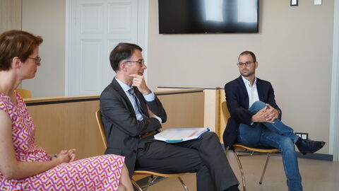 Justizminister Heinz sitzt im Landgericht Limburg