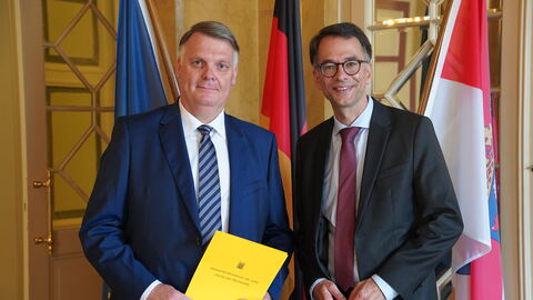 Lars Streiberger und Justizminister Christian Heinz