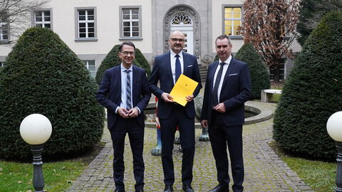 Justizminister Christian Heinz mit Dr. Patric Liesching und Dr. Alexander Seitz