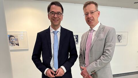 Justizminister Heinz und Präsident des Landgerichts Kassel Dr. Wachter