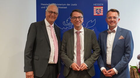 Amtswechselfeier am Amtsgericht Offenbach Justizminister Christian Heinz mit Erik Geisler und Stefan Mohr