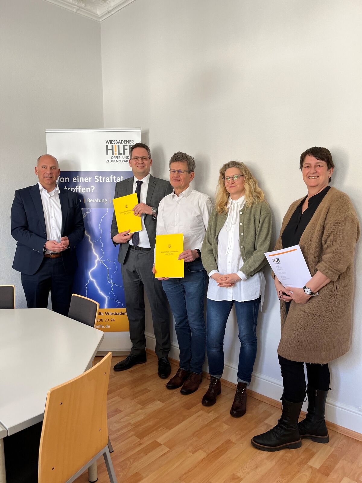 Landesregierung stärkt Opferhilfevereine justiz.hessen.de